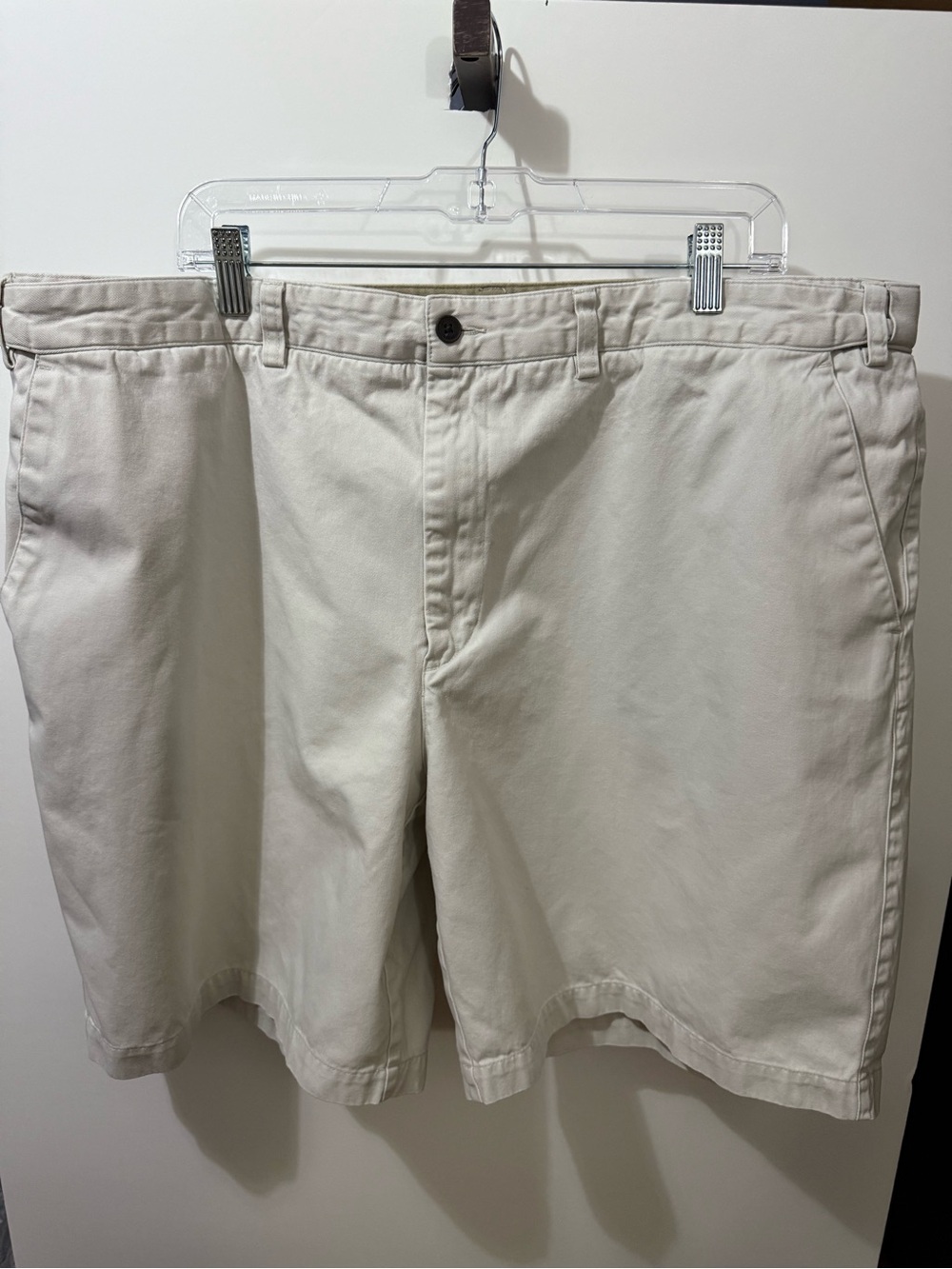Item 061926B
Geoffrey Beene Men’s Flat-Front Shorts in Light Beige